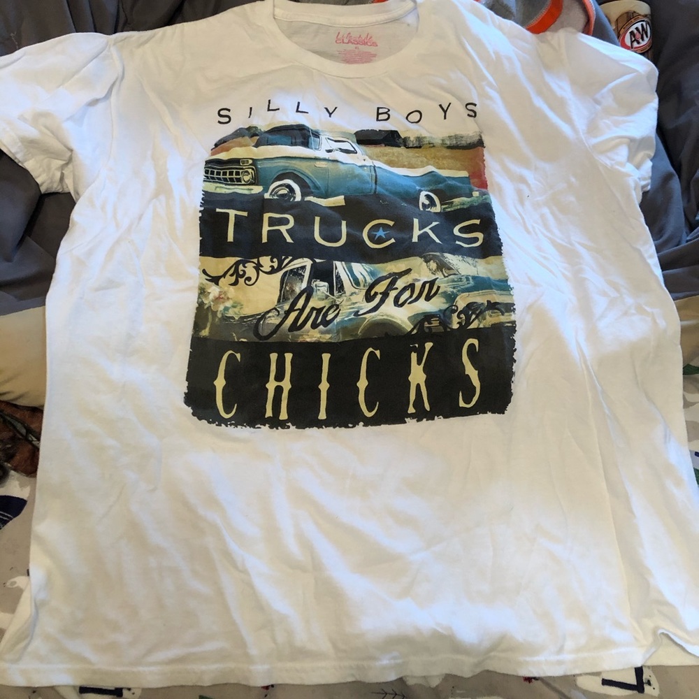 Graphic T